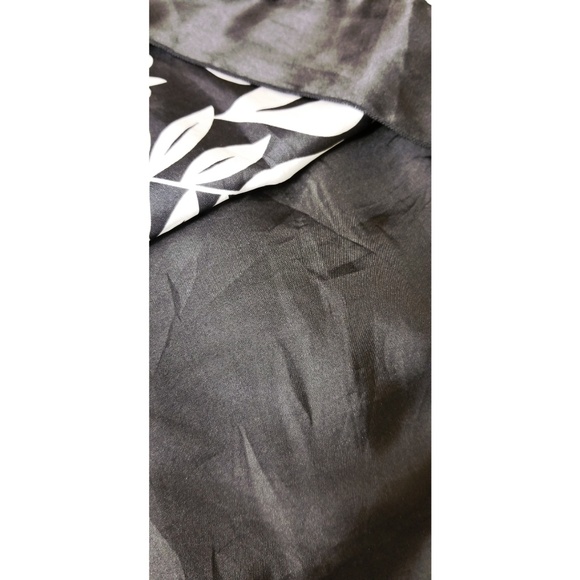 WHBM black white silk midi a line skirt size 4 - Picture 8 of 8